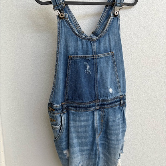 Zara Pants - Zara Denim Overalls / Shorts